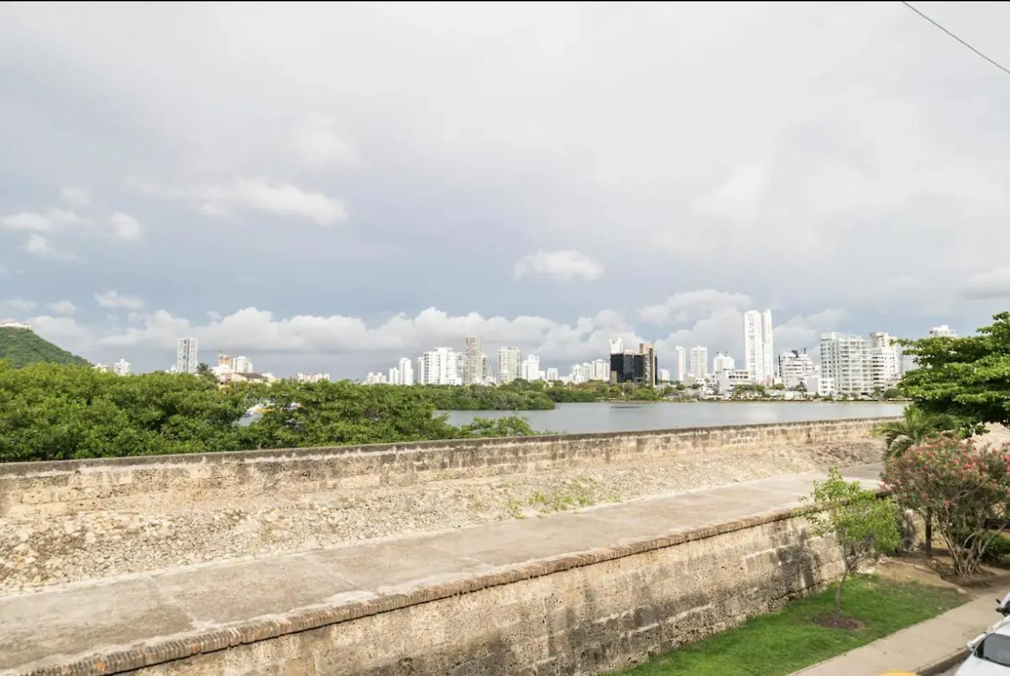 Sunny New Apt In The Old City Cartagena  Apartment