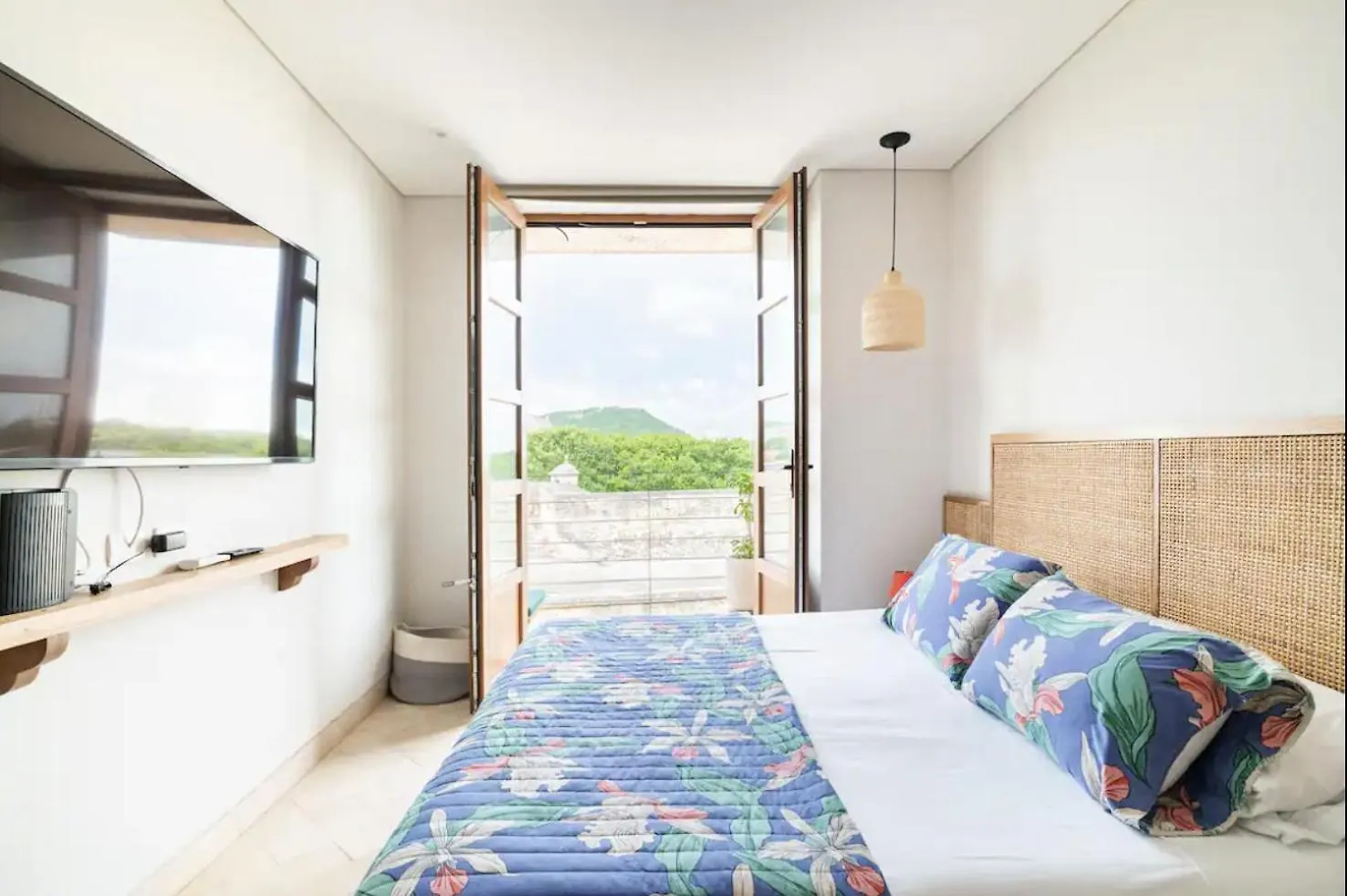Sunny New Apt In The Old City Cartagena  0*,